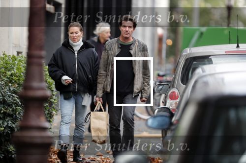 Amsterdam 4 november 2019
Twan Huys aan het winkelen met zijn vrouw