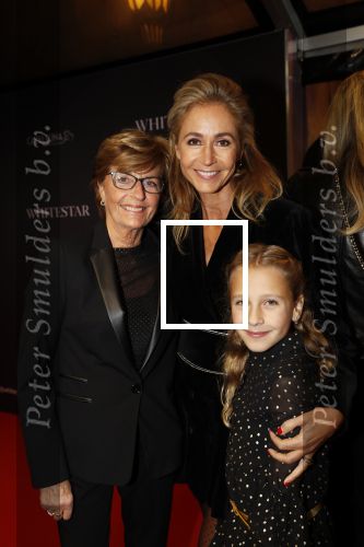 Amsterdam 8 oktober 2019
Premiere Whitestar met Britt Dekker.
Wendy v Dijk kwam met haar moeder en dochter Lizzy