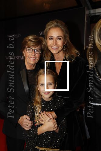 Amsterdam 8 oktober 2019
Premiere Whitestar met Britt Dekker.
Wendy v Dijk kwam met haar moeder en dochter Lizzy