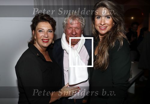 Naarden 31 oktober 2019
50 jaar Jan des Bouvrie als ontwerper werkzaam. Feest is in het Arsenaal.
Willibrord Frequin met zijn vriendin en dochter Barbara