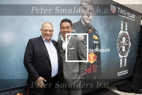 Amsterdam 16 oktober 2019
Presentatie nieruwe Tag Heuer Max Verstappen horloge bij Majestic. Max arriveert in een speciale Aston Martin op de dam in Amsterdam. Shelly sterk presenteert de presentatie. Won Yip Wim Zegwaard en Kristina Bazilovic