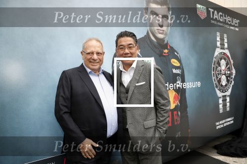 Amsterdam 16 oktober 2019
Presentatie nieruwe Tag Heuer Max Verstappen horloge bij Majestic. Max arriveert in een speciale Aston Martin op de dam in Amsterdam. Shelly sterk presenteert de presentatie. Won Yip Wim Zegwaard en Kristina Bazilovic
