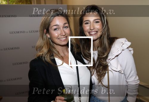 Amsterdam 10 oktober 2019
Presentatie kalendar van Lieke en Jetteke v Lexmond. Xelly Cabau v Kasbergen en zangeres Do Dominique v Hulst