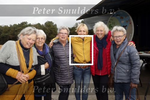 Boekel 19 oktober 2019
Meerdere boeren van boer zoekt vrouw stan op een mini markt in de stallen van Boerin Steffi. Ook Yvon Jaspers kwam met haar moeder en tantes een kijkje nemen.