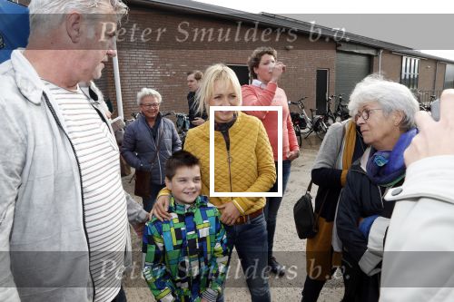 Boekel 19 oktober 2019
Meerdere boeren van boer zoekt vrouw stan op een mini markt in de stallen van Boerin Steffi. Ook Yvon Jaspers kwam met haar moeder en tantes een kijkje nemen.
