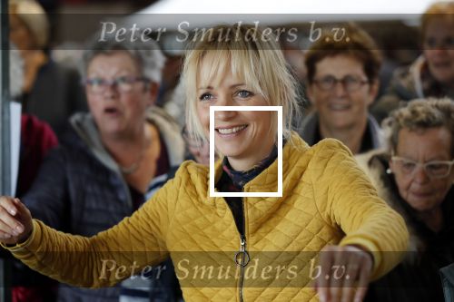 Boekel 19 oktober 2019
Meerdere boeren van boer zoekt vrouw stan op een mini markt in de stallen van Boerin Steffi. Ook Yvon Jaspers kwam met haar moeder en tantes een kijkje nemen.