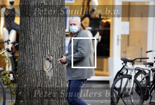 Amsterdam 19 oktober 2020
Bram Moszkowicz met zijn zoon Nathan in Amsterdam Zuid
