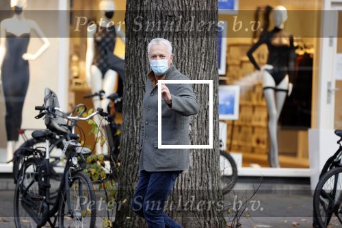 Amsterdam 19 oktober 2020
Bram Moszkowicz met zijn zoon Nathan in Amsterdam Zuid