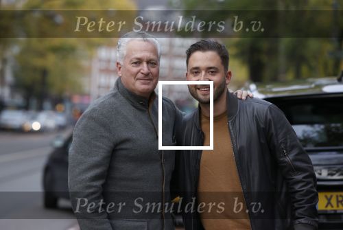 Amsterdam 19 oktober 2020
Bram Moszkowicz met zijn zoon Nathan in Amsterdam Zuid