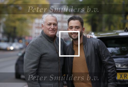 Amsterdam 19 oktober 2020
Bram Moszkowicz met zijn zoon Nathan in Amsterdam Zuid