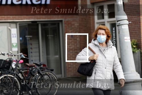 Amsterdam 5 november 2020
Bruni Heinke op weg naar de DC klinieken in Amsterdam zuid.