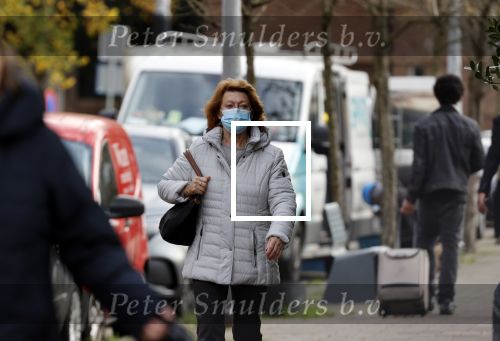 Amsterdam 5 november 2020
Bruni Heinke op weg naar de DC klinieken in Amsterdam zuid.