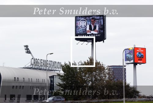 Muiden A1 30 oktober Schiphol en Denhaag 31 oktober 2020
Dany Vera en zijn vrouw staan op een Abri  van het merk Rebel & Rose