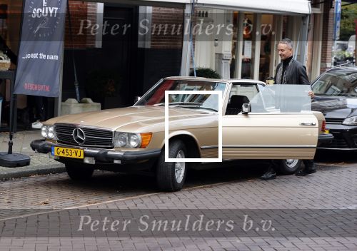 Amsterdam 5 november 2020
Eric Kuster in zijn oldtimer Mercedes in de cornelis schuytstraat