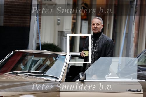 Amsterdam 5 november 2020
Eric Kuster in zijn oldtimer Mercedes in de cornelis schuytstraat
