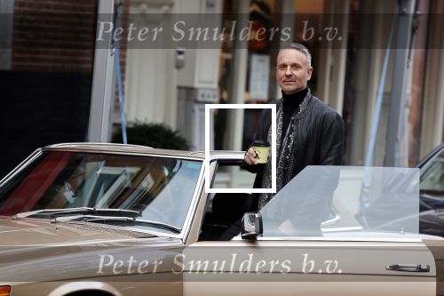 Amsterdam 5 november 2020
Eric Kuster in zijn oldtimer Mercedes in de cornelis schuytstraat