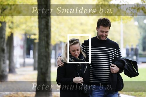 Amsterdam 15 oktober 2020
Eva Jinek en haar vriend Dexter van der Voorn wandelend in Amsterdam zuid