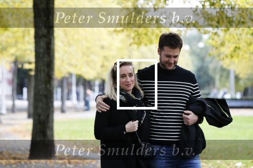 Amsterdam 15 oktober 2020
Eva Jinek en haar vriend Dexter van der Voorn wandelend in Amsterdam zuid