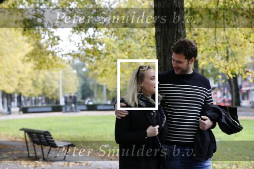 Amsterdam 15 oktober 2020
Eva Jinek en haar vriend Dexter van der Voorn wandelend in Amsterdam zuid