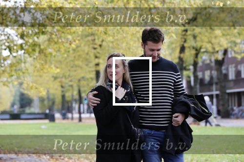 Amsterdam 15 oktober 2020
Eva Jinek en haar vriend Dexter van der Voorn wandelend in Amsterdam zuid