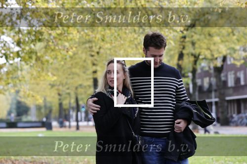Amsterdam 15 oktober 2020
Eva Jinek en haar vriend Dexter van der Voorn wandelend in Amsterdam zuid