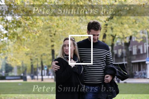 Amsterdam 15 oktober 2020
Eva Jinek en haar vriend Dexter van der Voorn wandelend in Amsterdam zuid