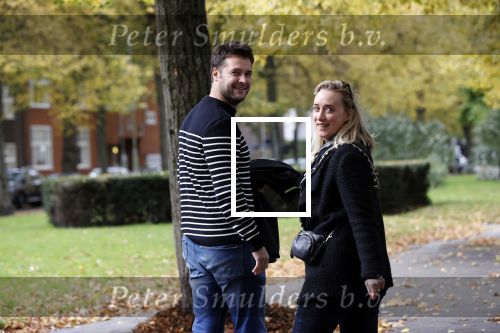 Amsterdam 15 oktober 2020
Eva Jinek en haar vriend Dexter van der Voorn wandelend in Amsterdam zuid