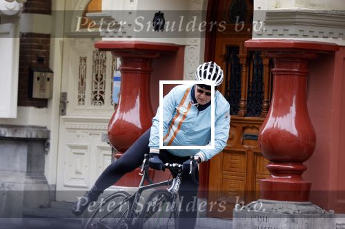 Amsterdam 1 november 2020
Ferdinand Grapperhaus komt fietsend thuis . Zijn vrouw Liesbeth Wytzes is thuis.