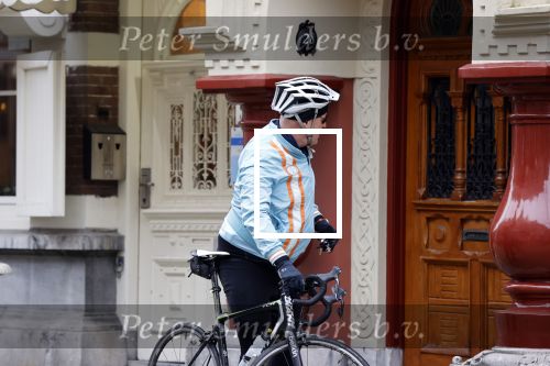 Amsterdam 1 november 2020
Ferdinand Grapperhaus komt fietsend thuis . Zijn vrouw Liesbeth Wytzes is thuis.