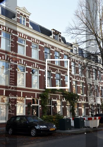 Den Haag 7 november 2020
Fran Jansen bij zijn huis .