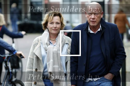 Voorburg 31 oktober 2020
Frits Wester loopt met zijn nieuwe vriendin naar zijn huis toe.