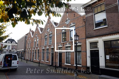 Voorburg 31 oktober 2020
Frits Wester loopt met zijn nieuwe vriendin naar zijn huis toe.