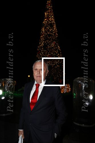 Noordwijk 5 november 2020
Harry Mens steekt de lichten van de kerstboom bij Hotel Huis ter Duin aan dit jaar.