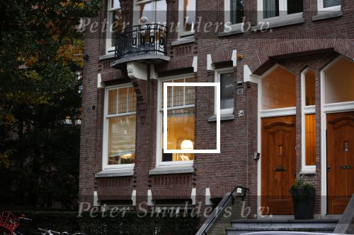 Amsterdam 21 oktober 2020
Jack Spijkerman loopr met boodschappen naar zijn huis