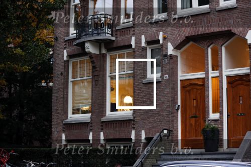 Amsterdam 21 oktober 2020
Jack Spijkerman loopr met boodschappen naar zijn huis