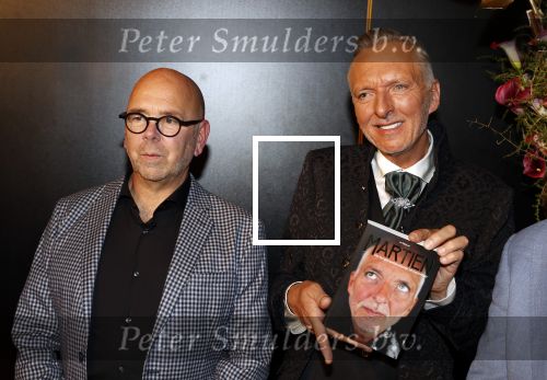 Noordwijk 16 oktober 2020
Boekpresentatie Martien Meiland in hotel Huis ter Duin .
Martien kwam met zijn vrouw Erica dochters Maxime en Montana. Jan Dijkgraaf heeft het boek geschreven . Jan kwam met zijn vrouw