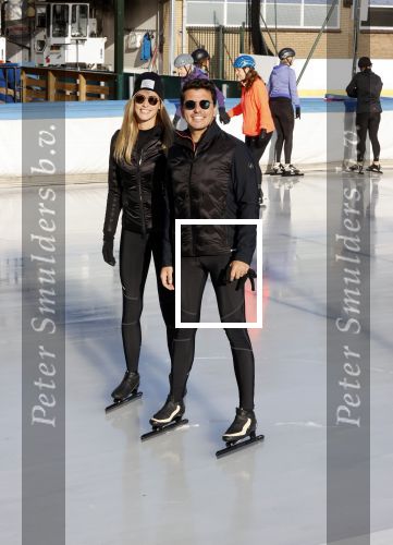 Amsterdam 4 november 2020
Jan Smit met zijn vrouw Liza schaatsend op de Jaap Edenbaan.