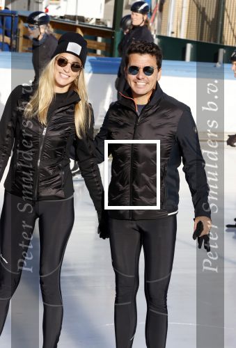 Amsterdam 4 november 2020
Jan Smit met zijn vrouw Liza schaatsend op de Jaap Edenbaan.