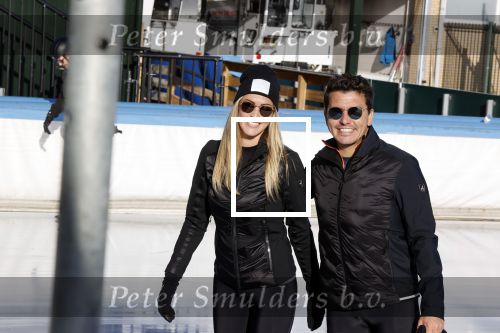 Amsterdam 4 november 2020
Jan Smit met zijn vrouw Liza schaatsend op de Jaap Edenbaan.