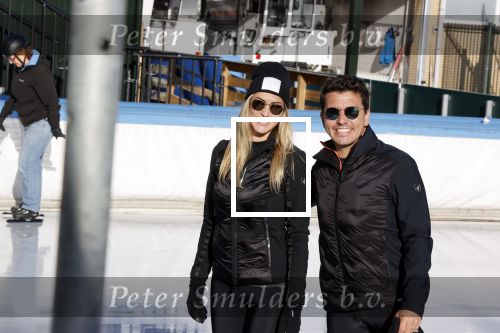 Amsterdam 4 november 2020
Jan Smit met zijn vrouw Liza schaatsend op de Jaap Edenbaan.
