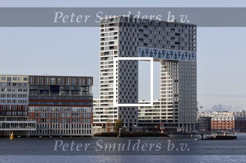Amsterdam 9 november 2020
In dit complex ( Silodam) heeft Jeroen Pauw een appartement gekocht.