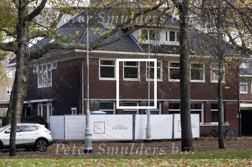 Amsterdam 1 oktober 2020
Jeroen v d Boom zijn nieuwe huis wordt helemaal verbouwd . Piet Boon is de architect