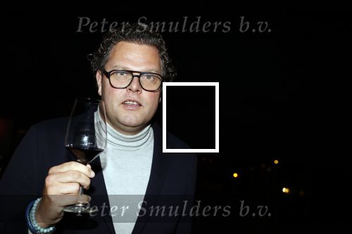 Noordwijk 5 november 2020
Harry Mens steekt de lichten van de kerstboom bij Hotel Huis ter Duin aan dit jaar. Jos Beeres