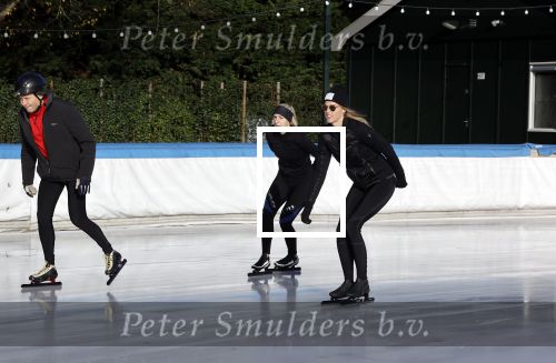 Amsterdam 4 november 2020
Jan Smit met zijn vrouw Liza schaatsend op de Jaap Edenbaan.