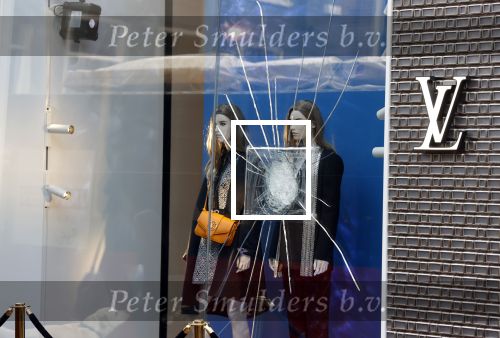 Amsterdam 21 oktober 2020
Inbraakpoging bij Louis Vuitton op PC hooftstraat