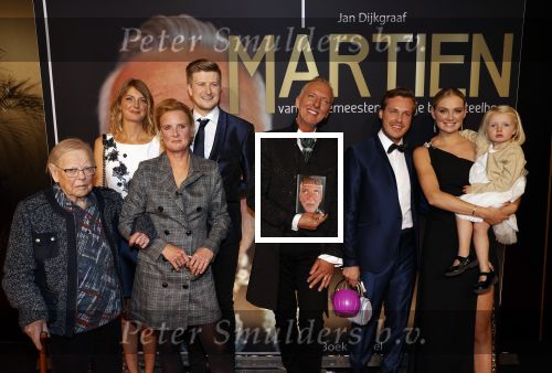 Noordwijk 16 oktober 2020
Boekpresentatie Martien Meiland in hotel Huis ter Duin .
Martien kwam met zijn vrouw Erica dochters Maxime en Montana.