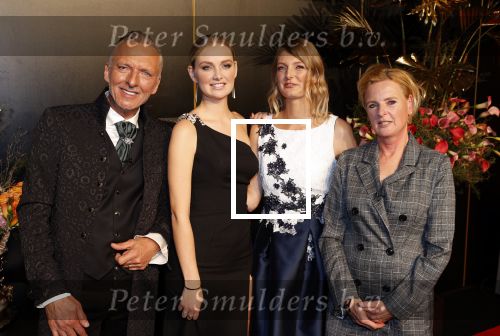 Noordwijk 16 oktober 2020
Boekpresentatie Martien Meiland in hotel Huis ter Duin .
Martien kwam met zijn vrouw Erica dochters Maxime en Montana.
