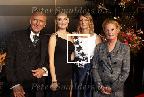 Noordwijk 16 oktober 2020
Boekpresentatie Martien Meiland in hotel Huis ter Duin .
Martien kwam met zijn vrouw Erica dochters Maxime en Montana.