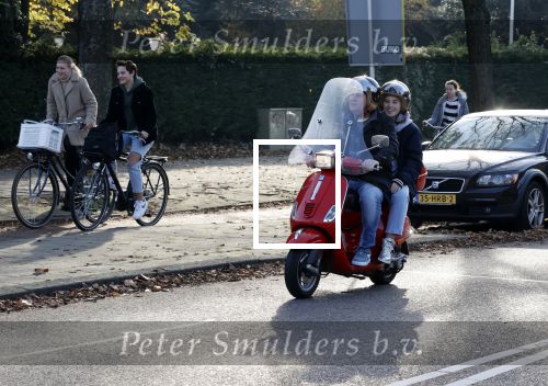 Amsterdam 6 november 2020
Martijn Krabbe en zijn dochter Michelle Krabbe op zijn vespa scooter