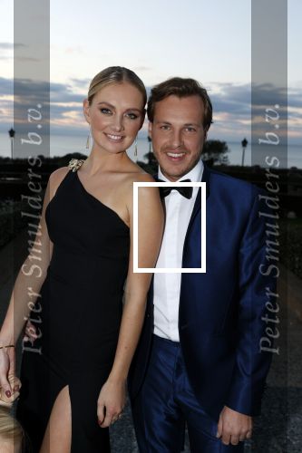 Noordwijk 16 oktober 2020
Boekpresentatie Martien Meiland in hotel Huis ter Duin .
Martien kwam met zijn vrouw Erica dochters Maxime en Montana.